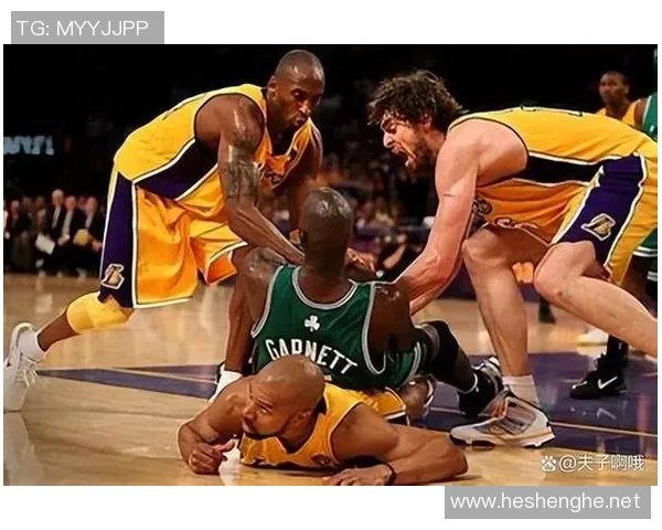 湖人对决热火总冠军赛回顾与分析揭示篮球战术与球员表现的精彩瞬间